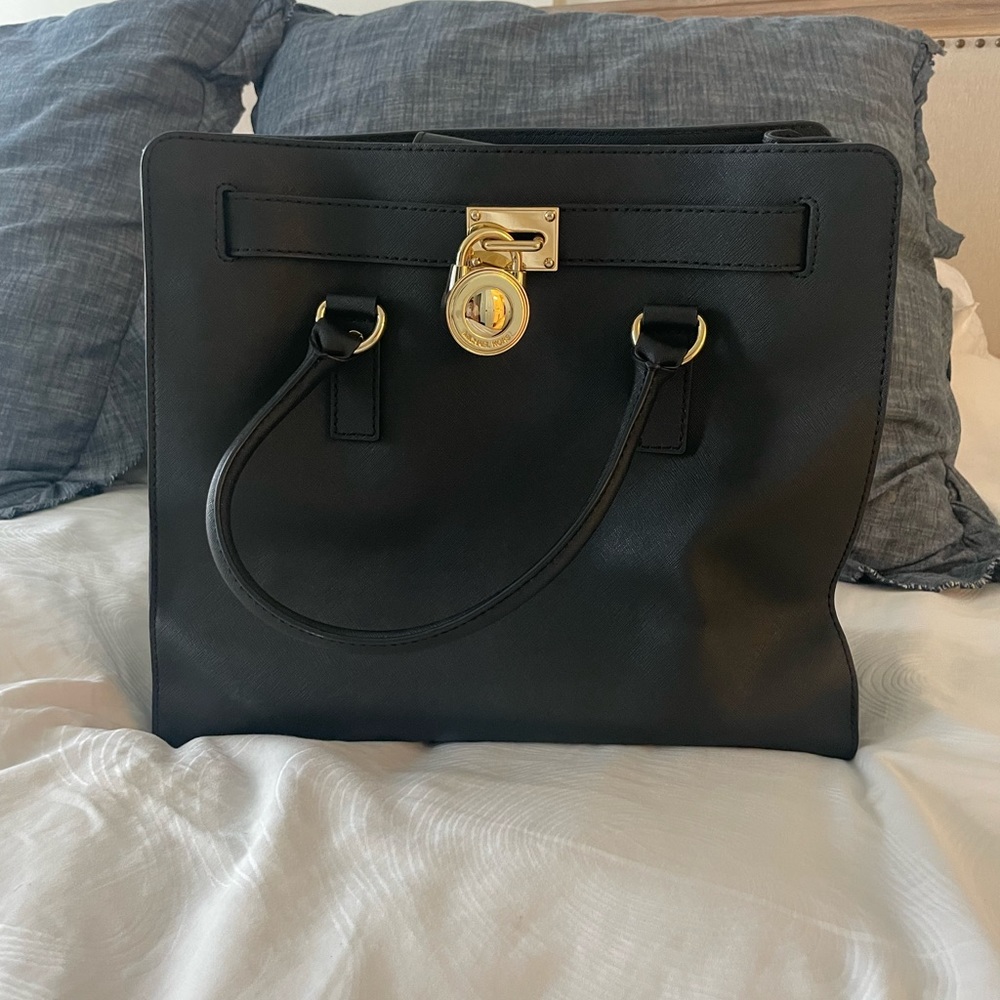 Brand new never used Michael Kors crossbody bag black